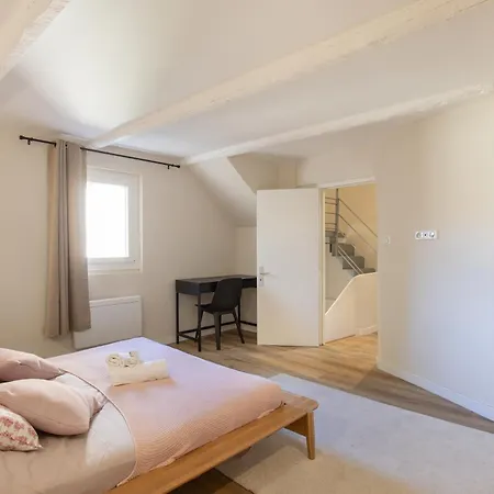 Le Triplex - 8 Pers - Hypercentre - Wifi * LʼIsle-sur-la-Sorgue