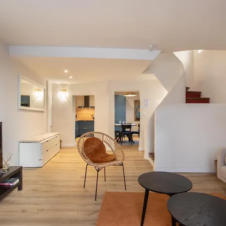 Le Triplex - 8 Pers - Hypercentre - Wifi Apartment L'Isle-sur-la-Sorgue